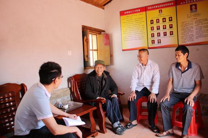 配強(qiáng)力量壓實責(zé)任 鄉(xiāng)鎮(zhèn)紀(jì)委立案數(shù)增3倍,配齊配強(qiáng)人員 解決“不能辦”的問題,“五個統(tǒng)一”“分片管理” 解決“不會辦”的問題,問責(zé)板子打下去 解決“不想辦”的問題,反腐倡廉