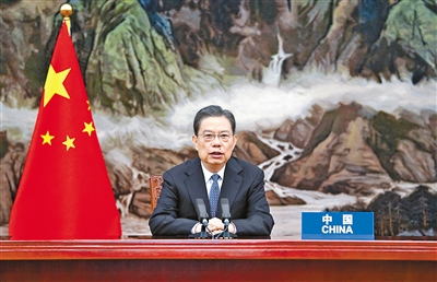 6月2日，中共中央政治局常委、中央紀(jì)委書記趙樂際在北京以視頻方式，出席“預(yù)防和打擊腐敗的挑戰(zhàn)和舉措，加強(qiáng)國際合作”聯(lián)合國大會(huì)特別會(huì)議，發(fā)表題為《秉持人類命運(yùn)共同體理念，共建清正廉潔的地球家園》的講話。 新華社記者 張領(lǐng) 攝