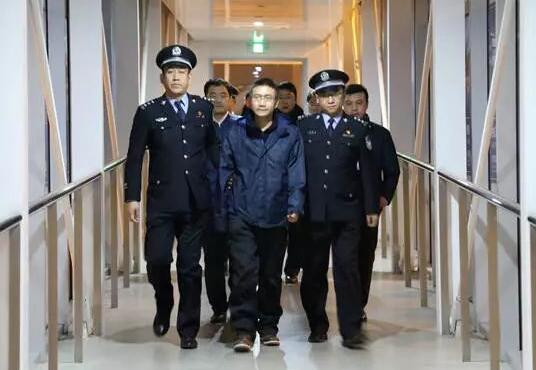 王清偉回國(guó)投案