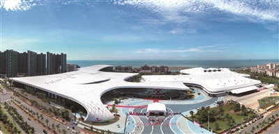 圖為首屆消博會(huì)舉辦地——海南國(guó)際會(huì)展中心。新華社記者 郭程 攝